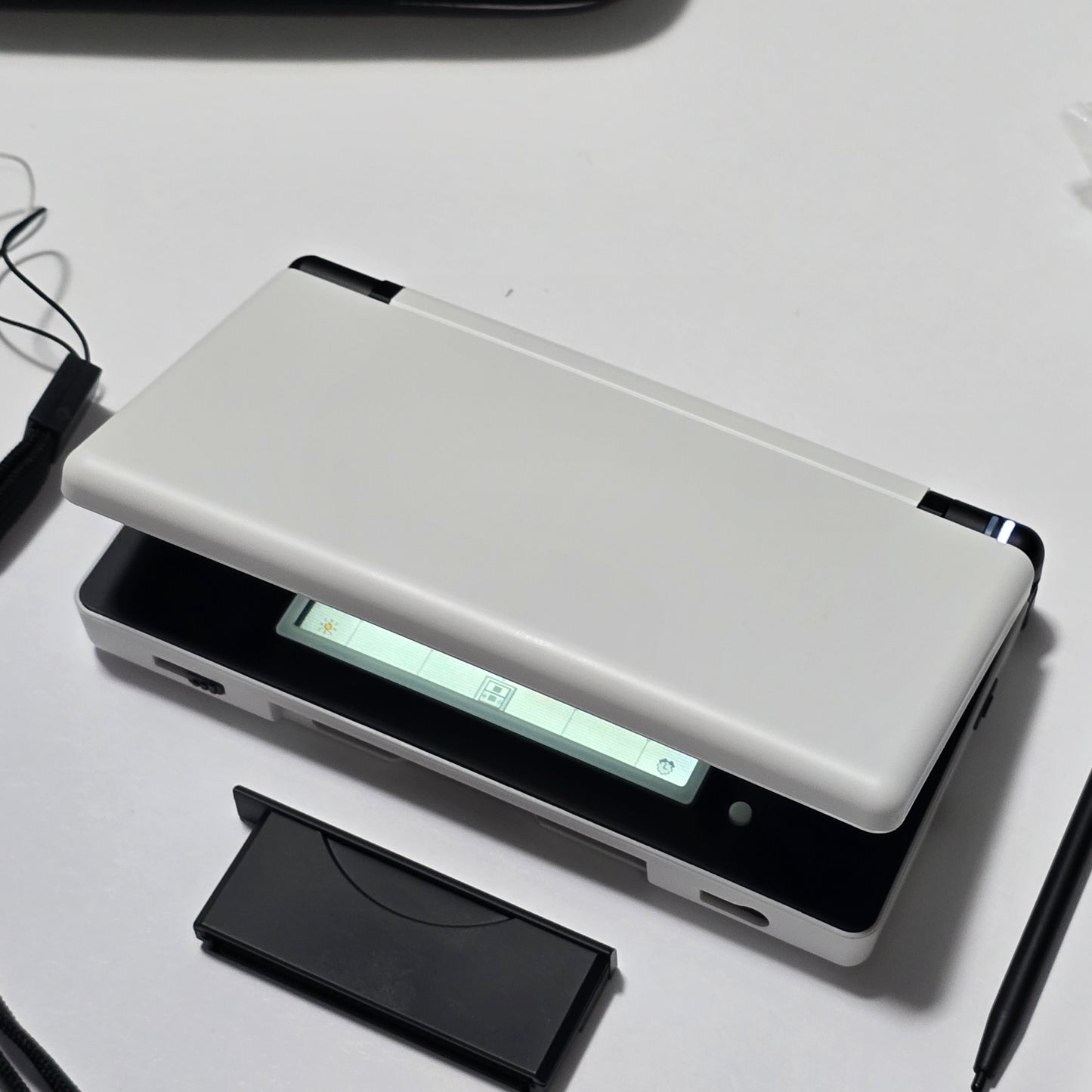 Nintendo DS Lite IPS SCREENS CUSTOM - White/Black w/ Mods & Bundle